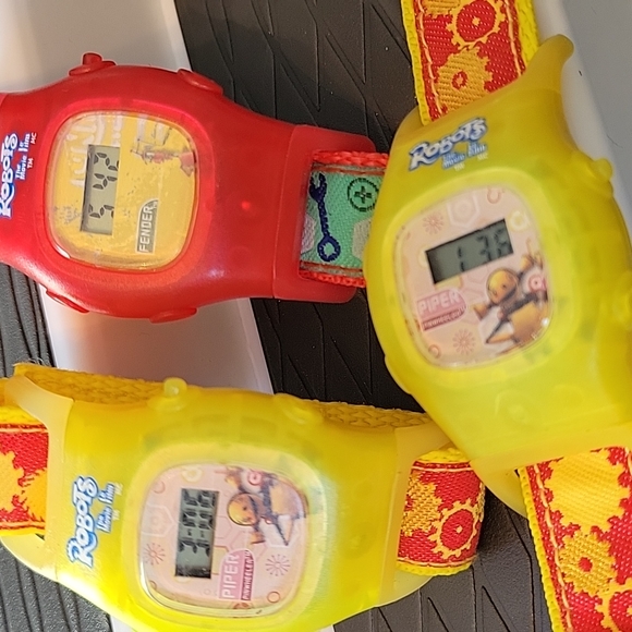 Lot of 3 VINTAGE KELLOGG'S ROBOTS THE MOVIE FENDER & Piper CHARACTER WRISTWATCH - Picture 2 of 9